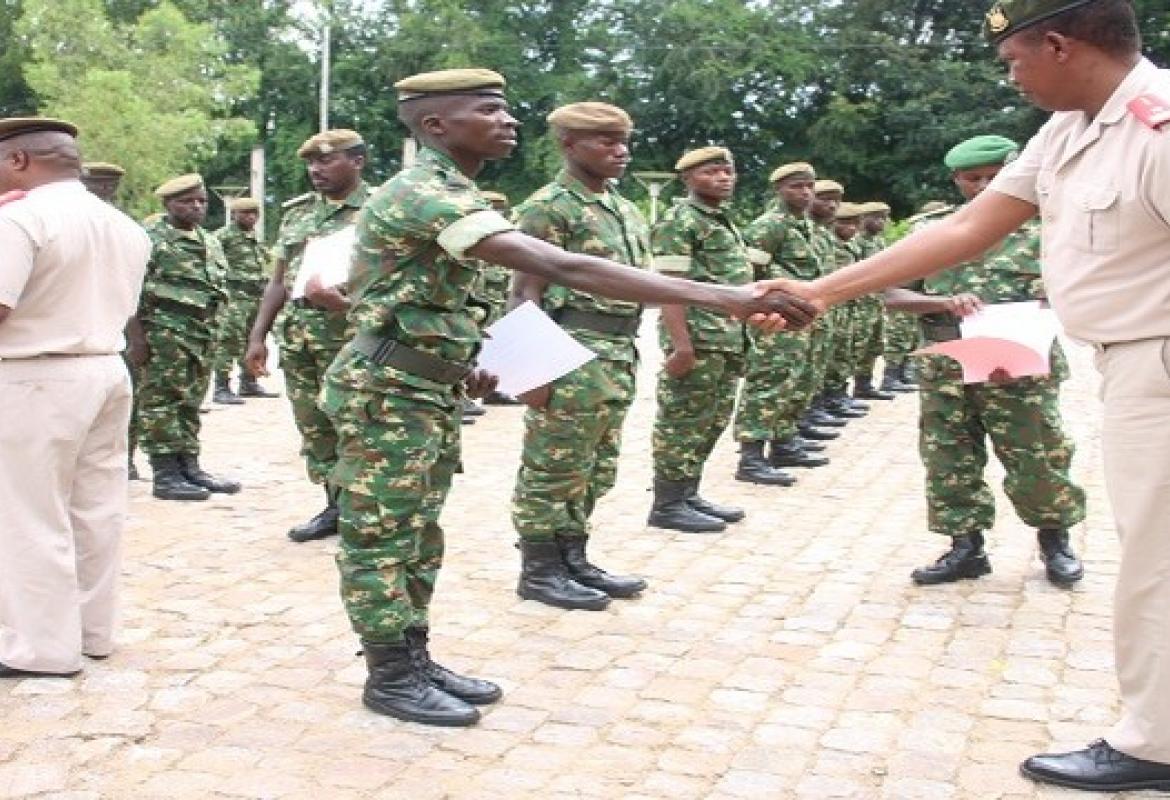 Remise de brevets aux lauréats de la 9ème  session des Moniteurs en Education Physique et Sport
