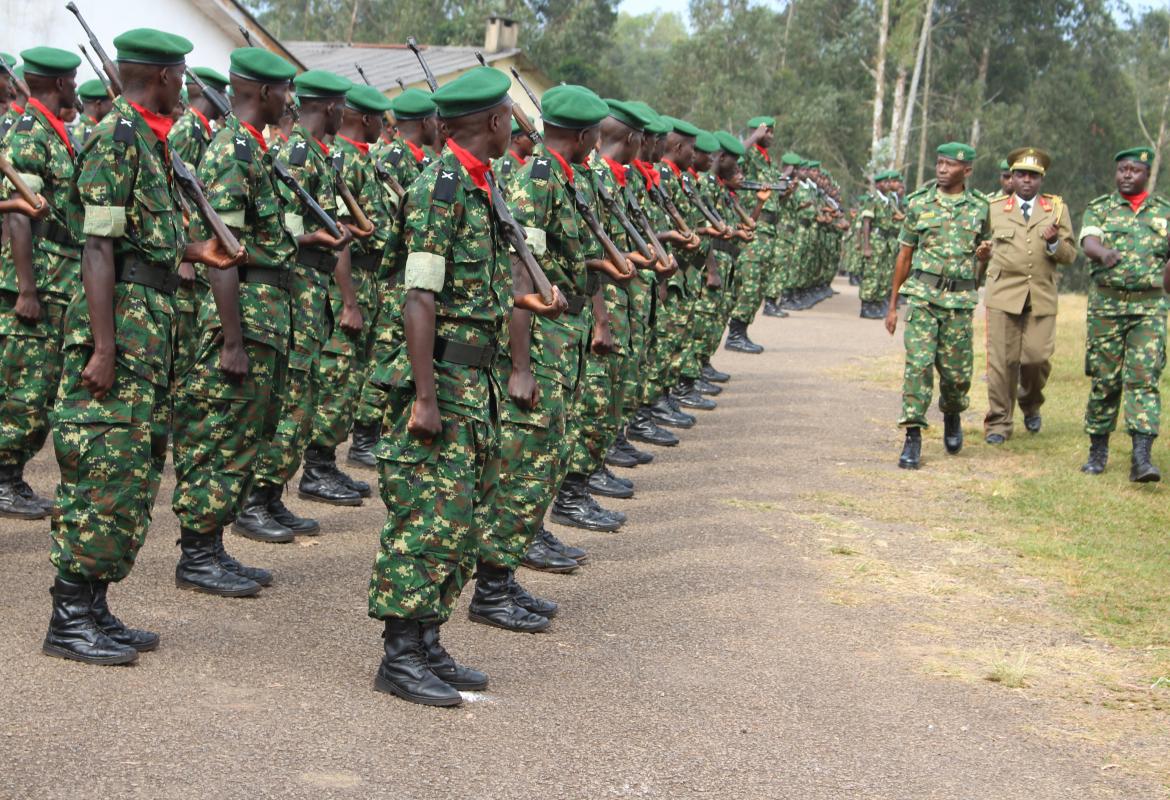 Le C/FDNB en passage en revue lors de l’incorporation